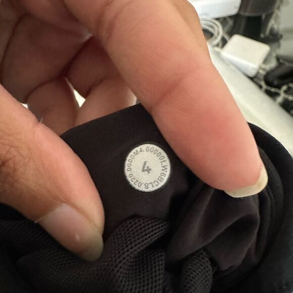 Lululemon Metropolis Maven High Rise Crop Wide Leg Pants Black Size 4 Comfort - Picture 8 of 8